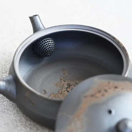 Yamada Yūtarō Hakudei Mogake Hira Kyusu – Handgefertigte Tokoname Teekanne aus Japan