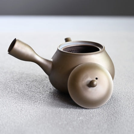 Taisen Shidei Daruma Kyusu