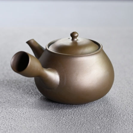 Taisen Shidei Daruma Kyusu